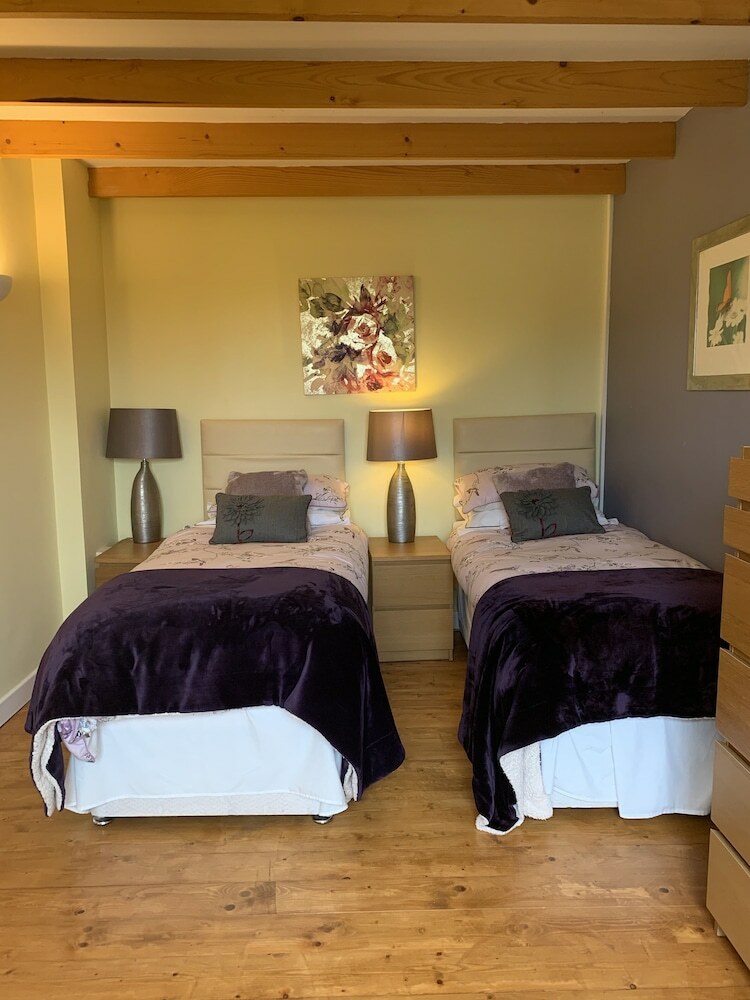 Hotel Ffos Y Ffin - Ascension In The Fields