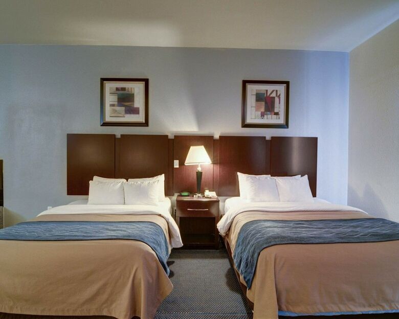 Hotel Comfort Inn & Suites