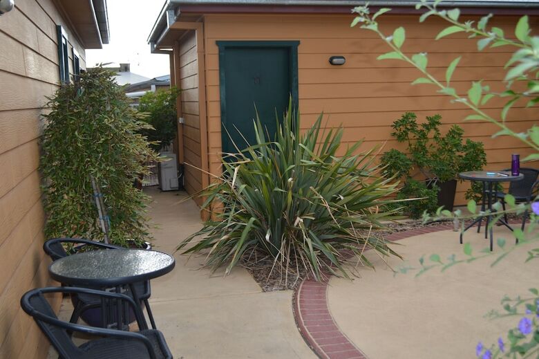 Prince Of Wales Motel