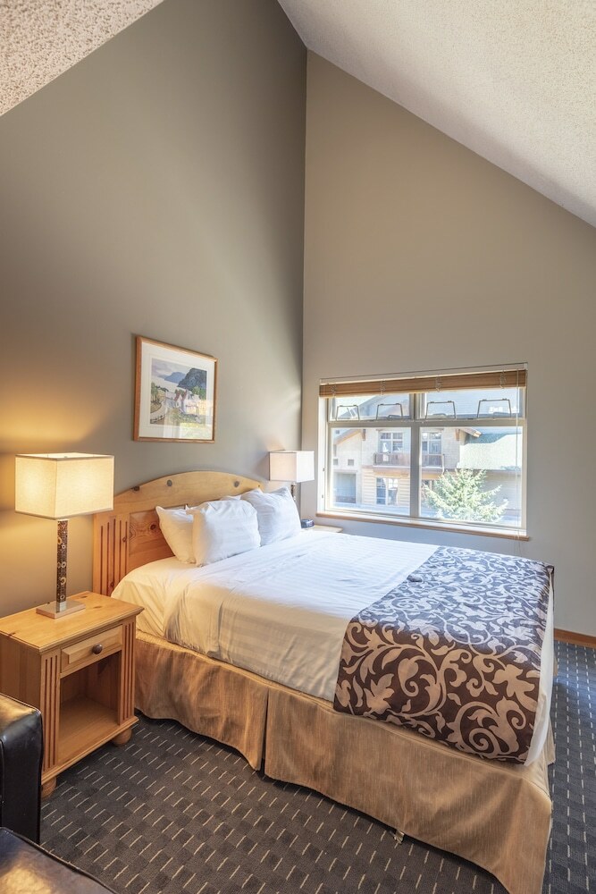 Lake Placid Lodge By Whiski Jack