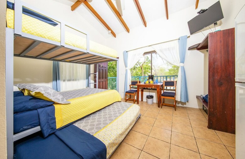 Hotel Cabinas Diversion Tropical