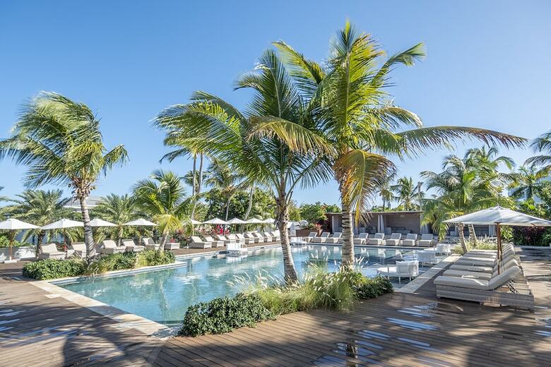 Hotel Hodges Bay Resort And Spa
