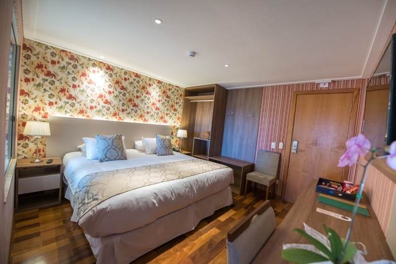 Chris Park Hotel