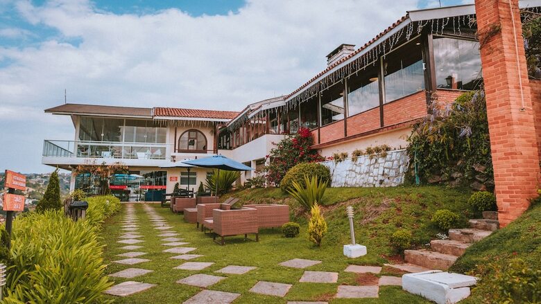 Chris Park Hotel