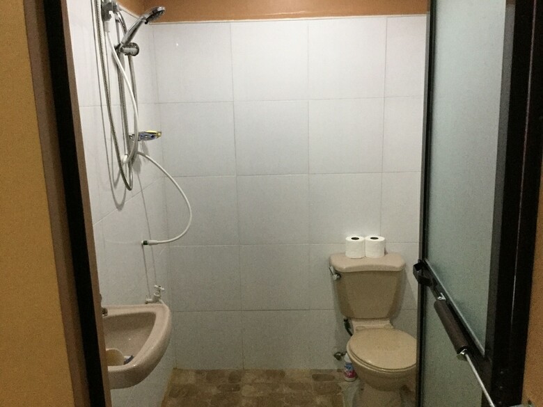 Hostal Rjc Hostel And Karaoke Bar