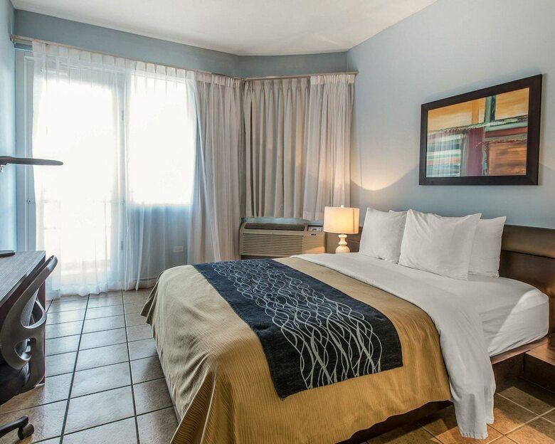 Hotel Comfort Inn & Suites Levittown