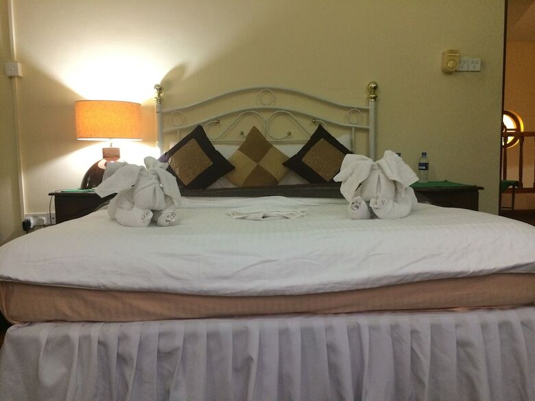 Hotel Norfolk Heritage Airport Villa