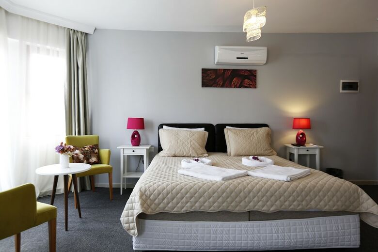 Himm Hotel