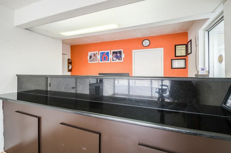 Motel 6 Commerce Ga