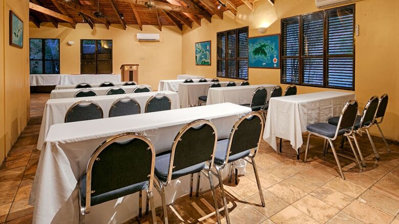 Hotel Emerald Beach Resort