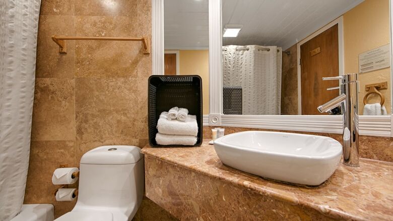 Hotel Emerald Beach Resort