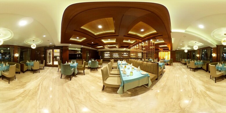 Hotel The India Benares