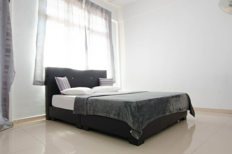 Bed & Breakfast Anggerik Residence