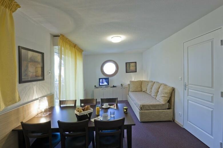 Residencia Mona Lisa Les Terrasses De Labrau