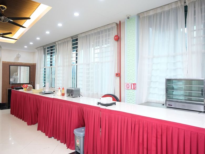 Oyo 558 Rayyan Soffea Hotel