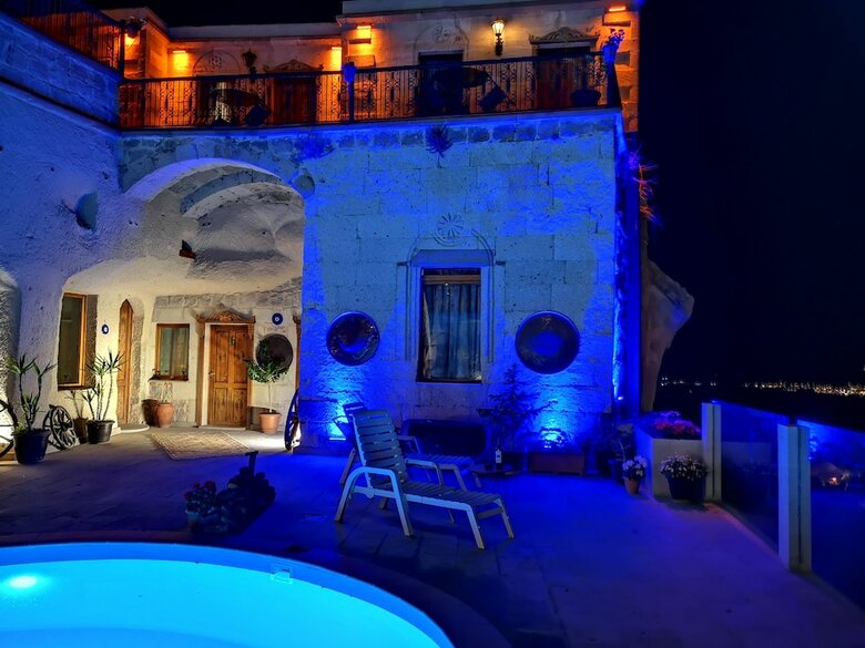 Hermes Cave Hotel