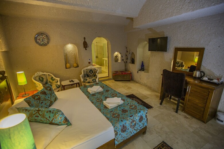 Hermes Cave Hotel