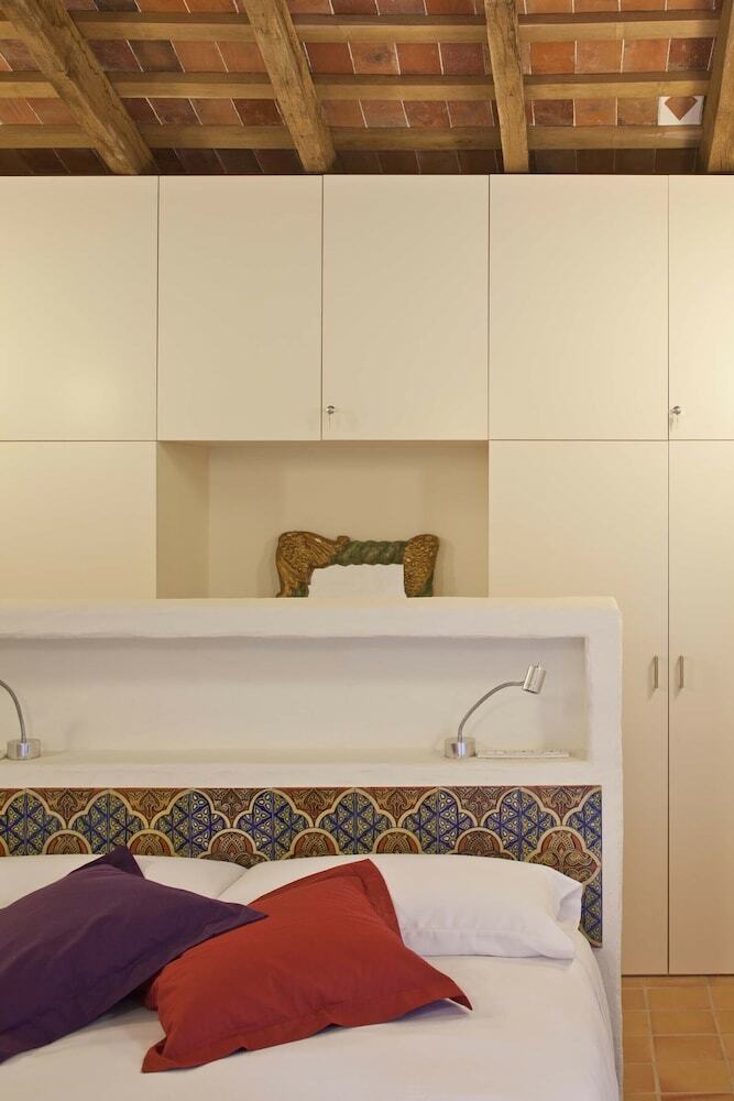 Bed & Breakfast La Rectoria De Sant Miquel De Pineda
