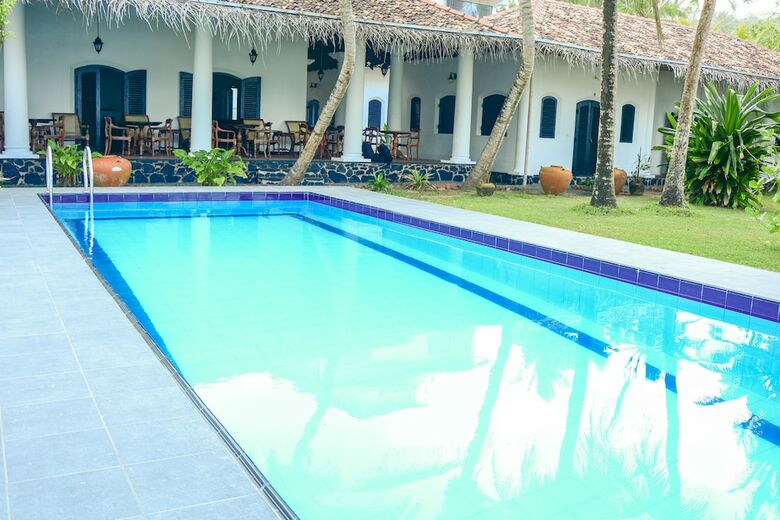 Hotel Villa Tissa Beach Resort
