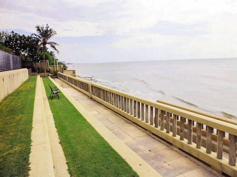 The Trust Pool & Garden Huahin
