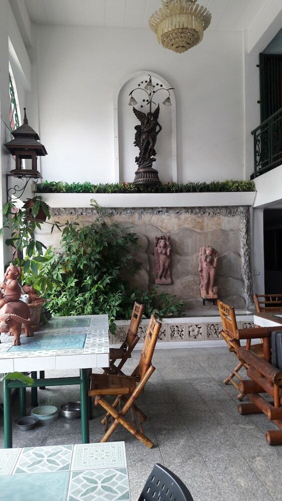 Hotel Baan Khun Mae Apartment