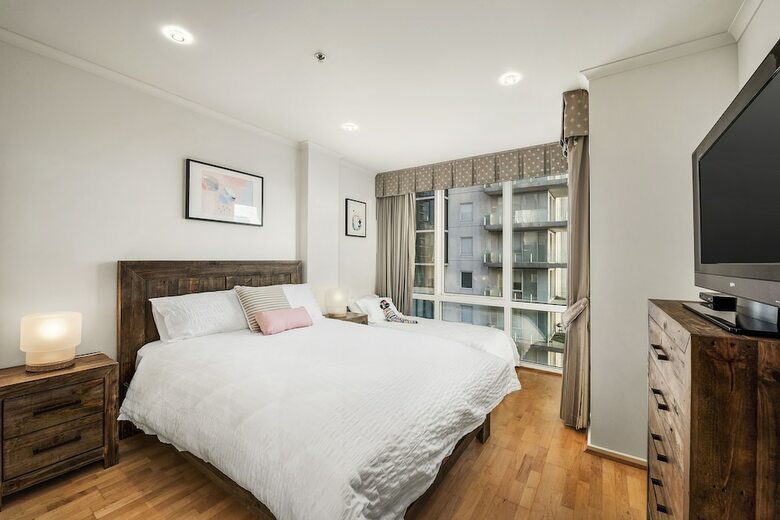 Apartamentos 3 Bedroom Inner City Penthouse