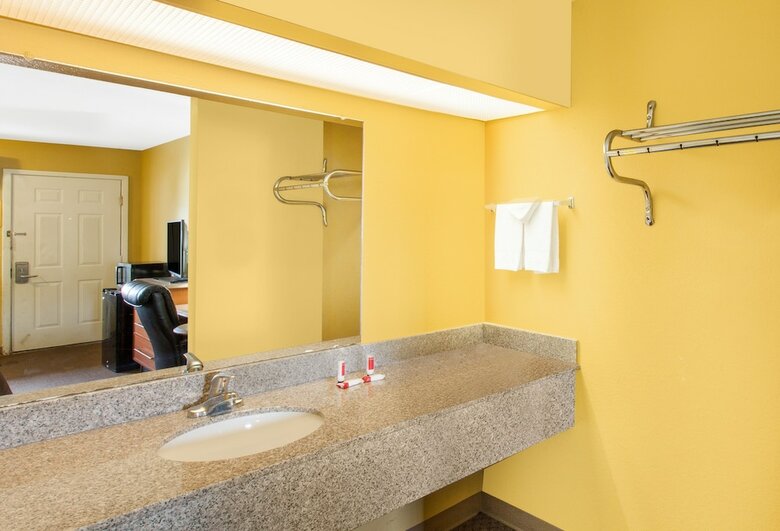 Motel Super 8 By Wyndham Spring