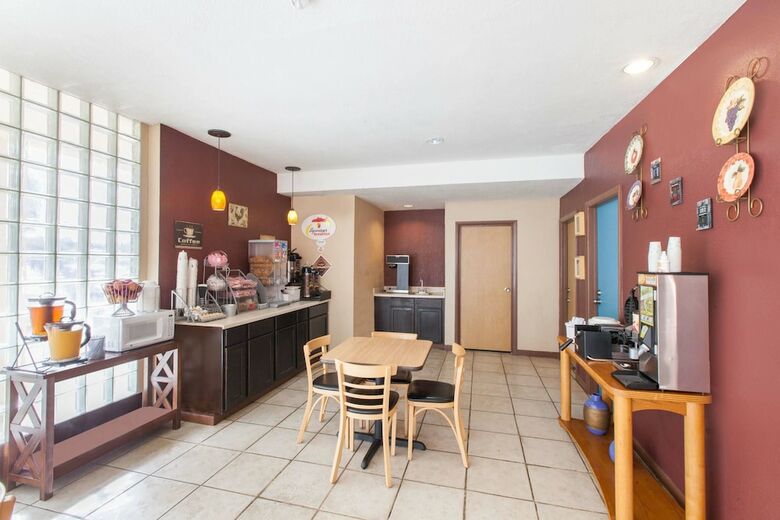 Motel Super 8 By Wyndham Spring