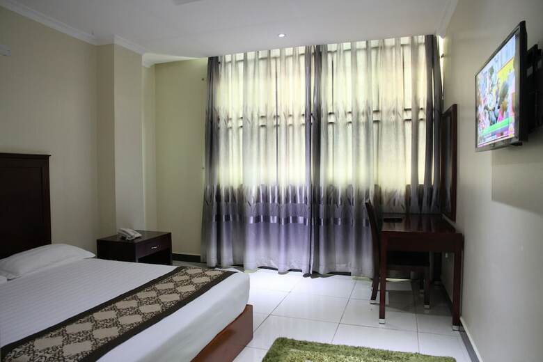 Namayiba Park Hotel