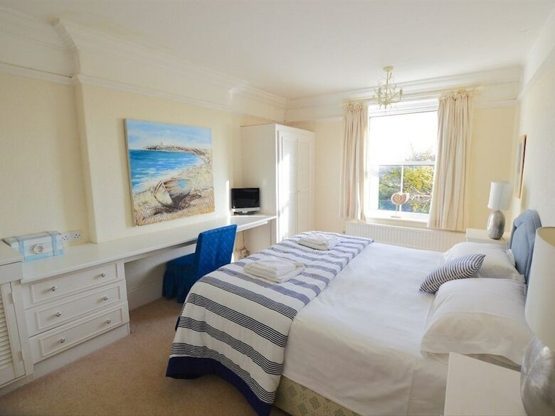 Bed & Breakfast Monterey House