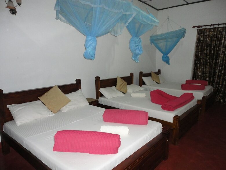 Hotel Castlereigh Holiday Bungalow