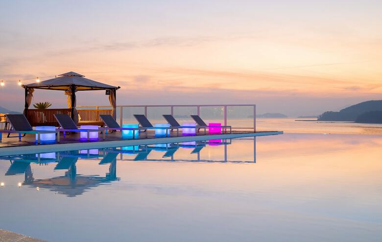 La Terrace Club Hotel & Villa