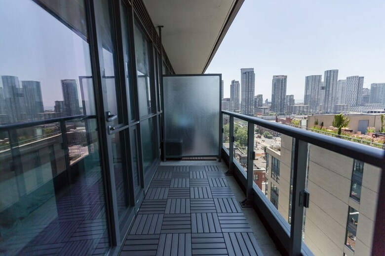 Applewood Suites - 2 Bdrm King & Spadina