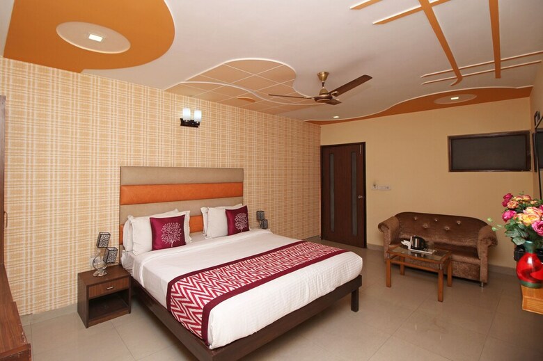 Hotel Oyo 7353 Ambrosia