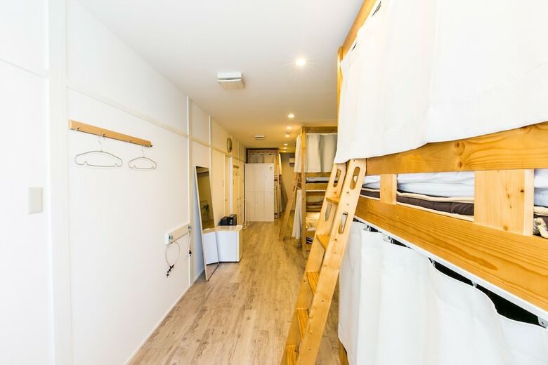 Hostal 300 Nagoya Osu Kannon