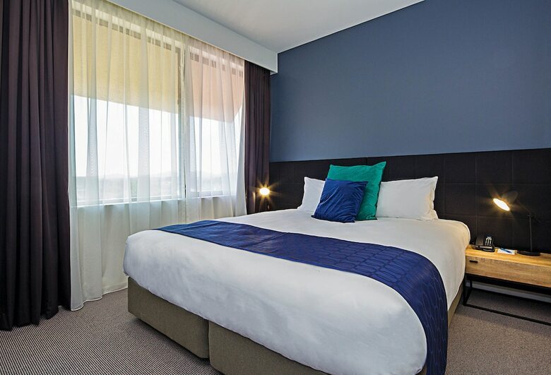 Mantra Macarthur Hotel