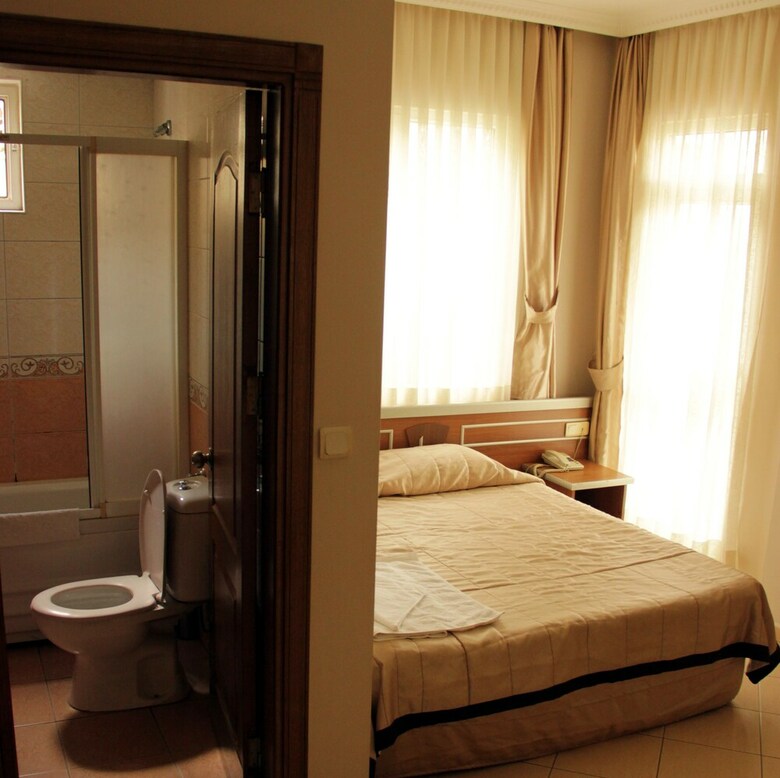 Lemon Hotel