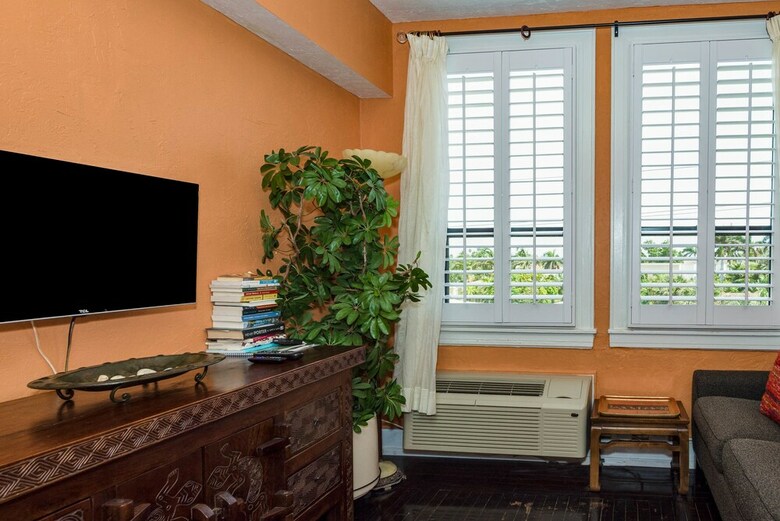 Tropicals Of Palm Beach