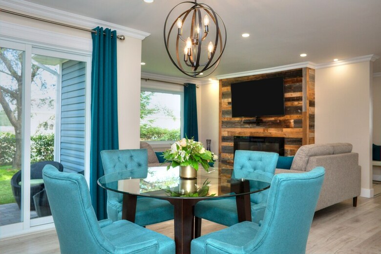 Hotel Royal Inn & Suites