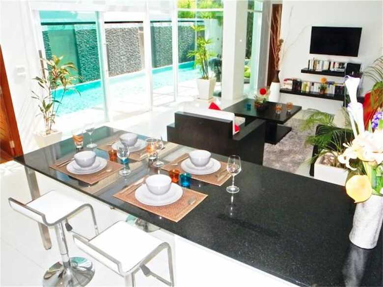 Skylight 2 Bedrooms Villa In Kamala
