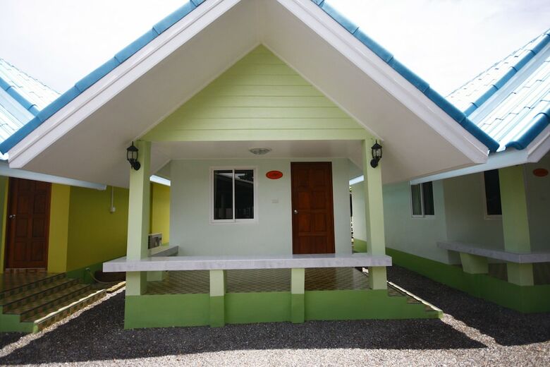 Hotel Chompoo Resort