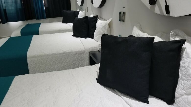 Hotel Dluxe & Suites