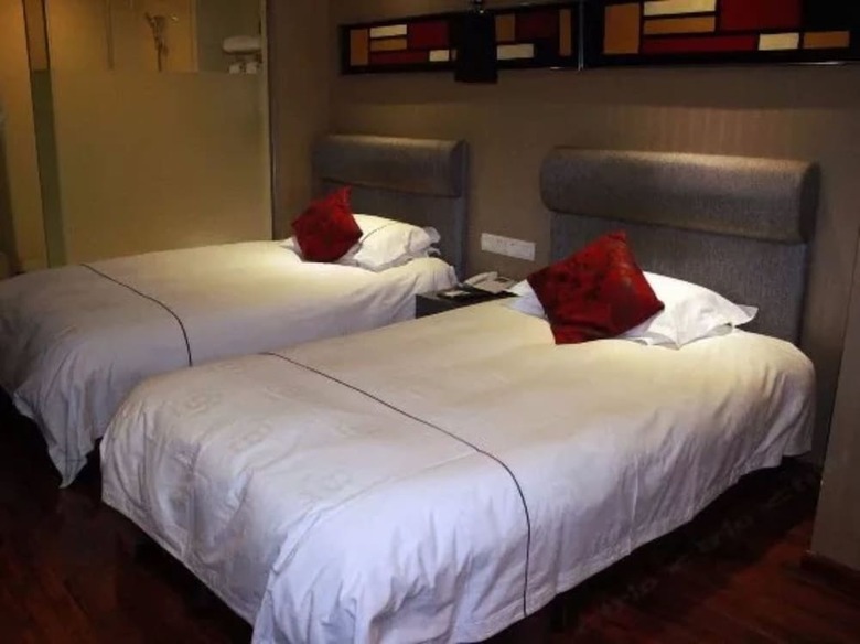 Yiwu Bai Heng Hotel