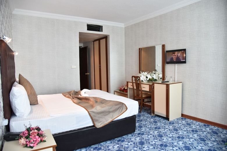 Hotel Lacin Park