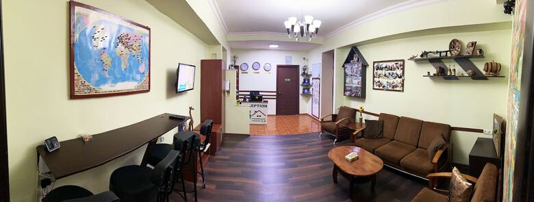 Hostal Friendship Hostel & Tours