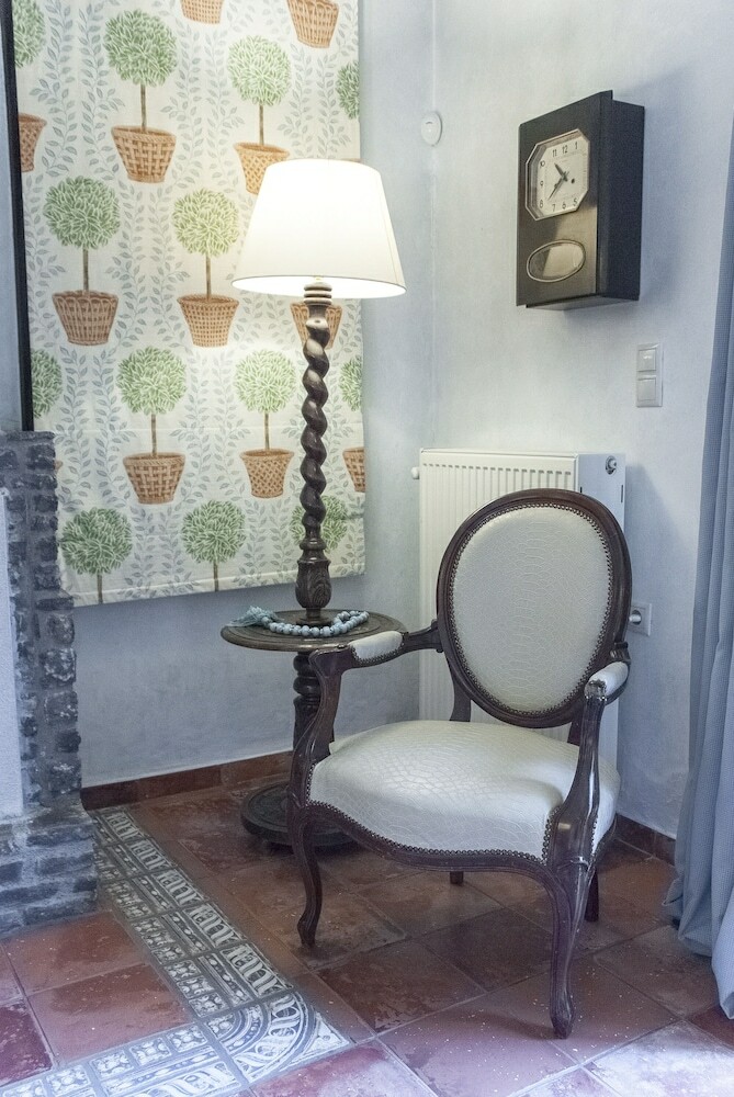 Hotel Ostra Mainalon Luxury Suites