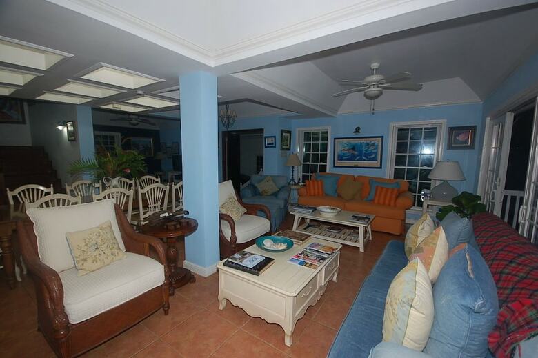 San Bar 6br By Jamaican Treasures