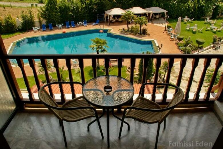 Famissi Eden Hotel