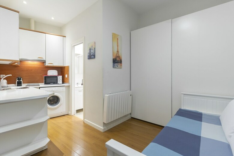 Apartment In Malasa�a - Molino 2