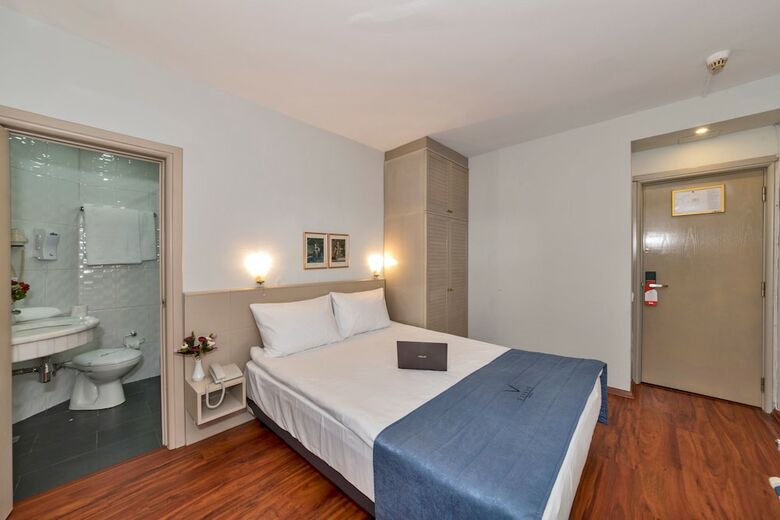 Veyron Park Hotel